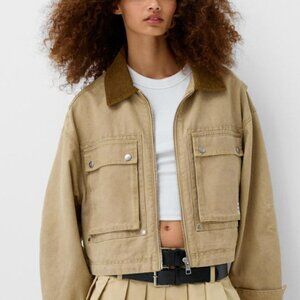 Parka with contrasting collar and pockets